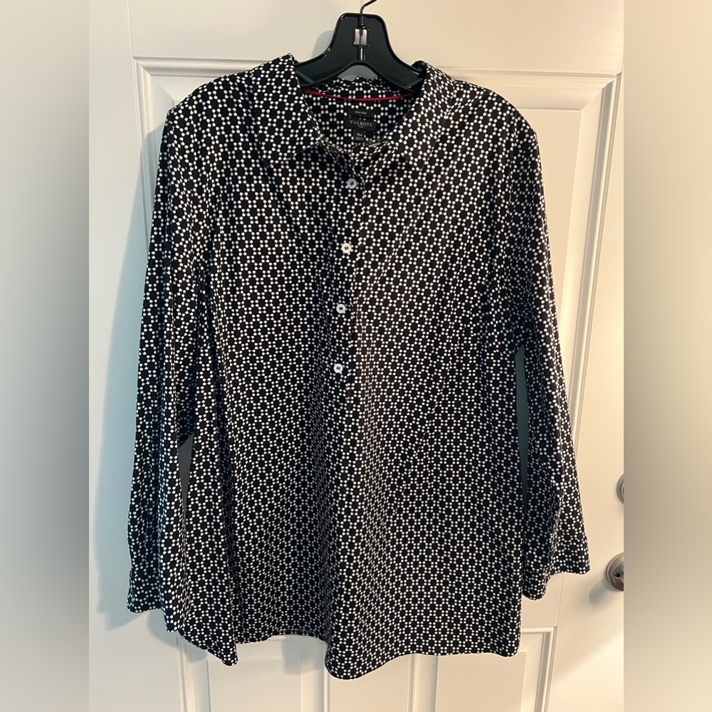 Talbots Non Iron half button collared black and white blouse